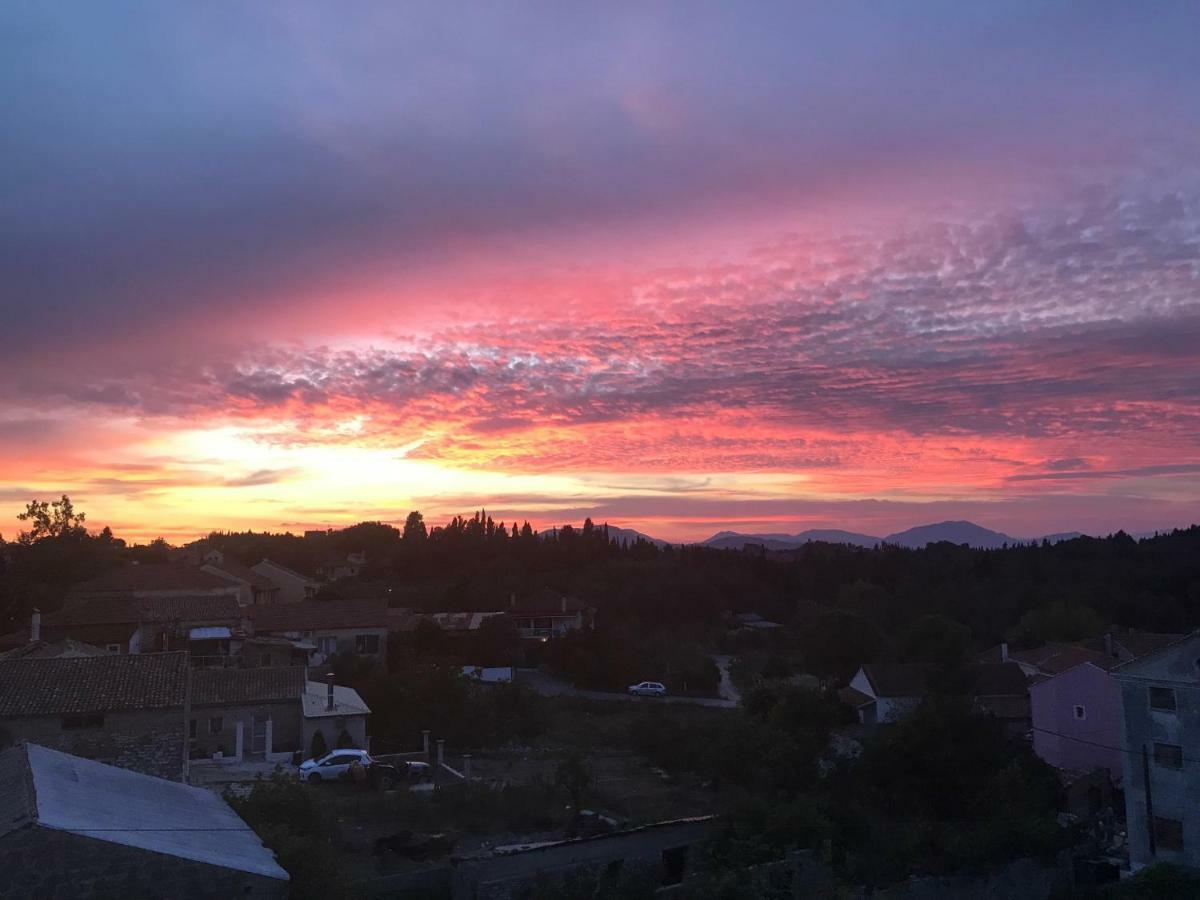 Modern Flat With Beautiful Views In South Of Corfu Apartment Лефкими Екстериор снимка