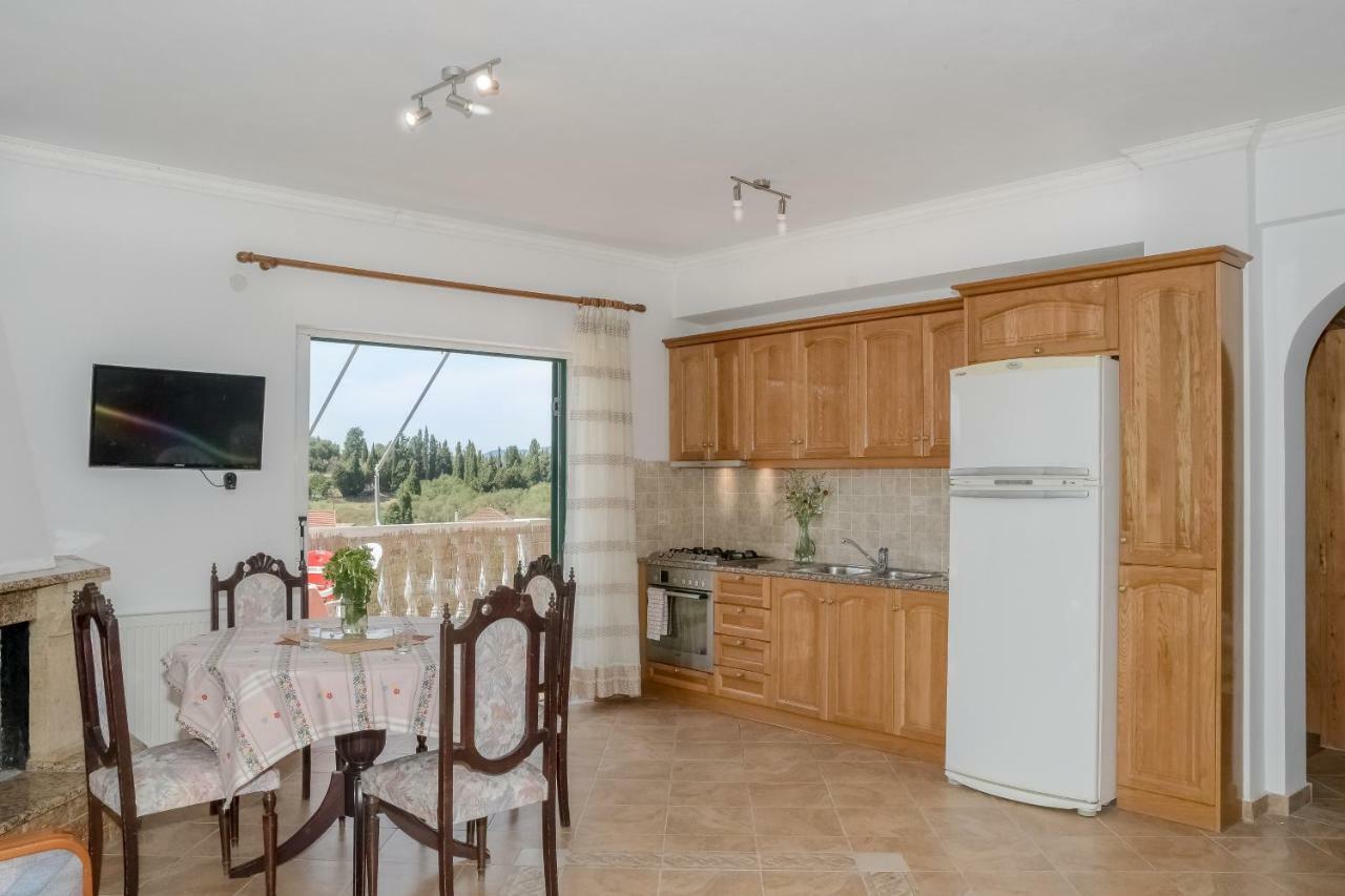 Modern Flat With Beautiful Views In South Of Corfu Apartment Лефкими Екстериор снимка